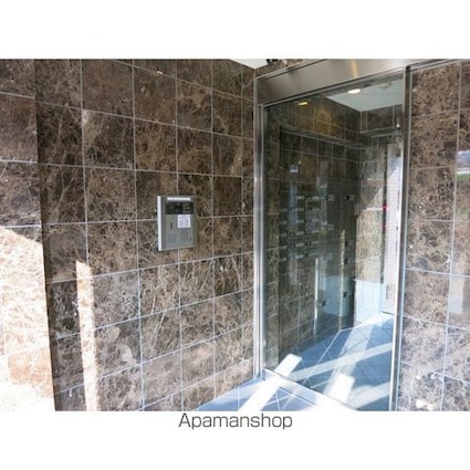 ロイヤル　トーリータワーズ[2LDK/74.84m2]の共用部