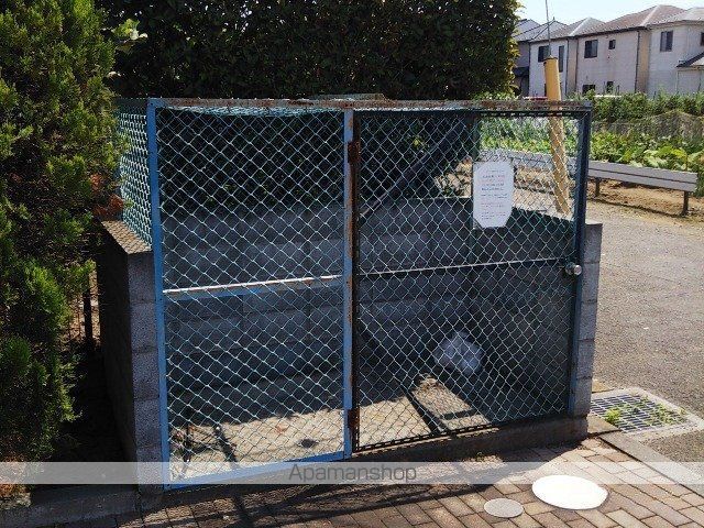 レオパレスKAZUの玄関写真