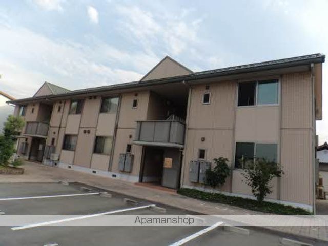 カジュアルスクエアII号館の外観写真