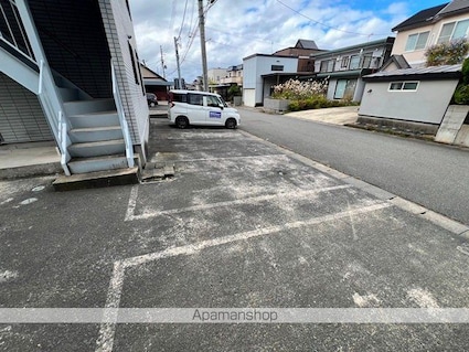 サンパレス[1LDK/37m2]の駐車場1