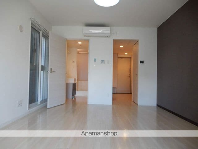 ADVANCE N19の内装写真