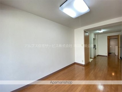 本田ビル[1R/27m2]のリビング・居間