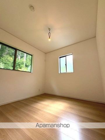 衣笠赤阪町戸建の内装写真