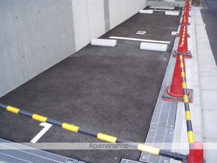 プラウドフラット森下[1K/20.64m2]の駐車場