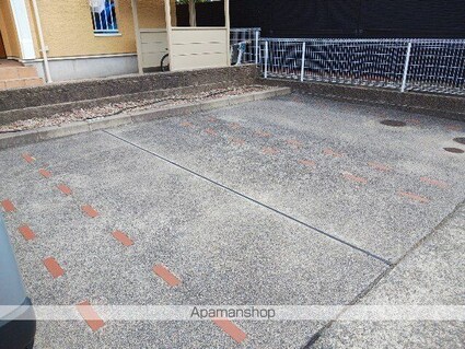 ハぁピネス[2LDK/61.02m2]の駐車場