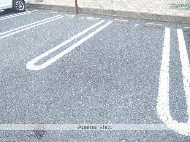メゾン　ブリーズ　Ⅱ[2LDK/54.85m2]の駐車場1