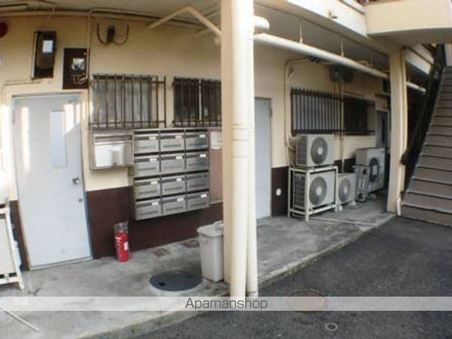 森本マンションの玄関写真