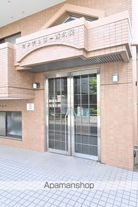 東京都武蔵野市西久保２丁目[1R/15.9m2]のエントランス2