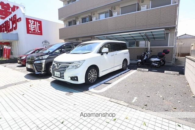 プランドール・アデン[1K/25m2]の駐車場