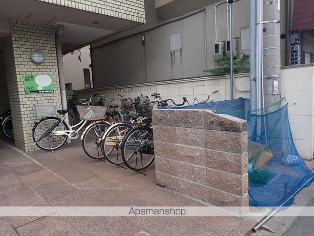 WESTヒルズ門真南の玄関写真