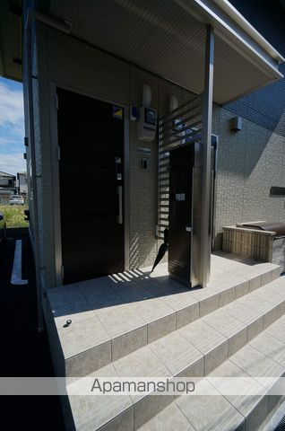 セジュール・F B棟の玄関写真