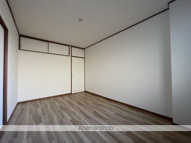 グランドハイツ湯川の内装写真