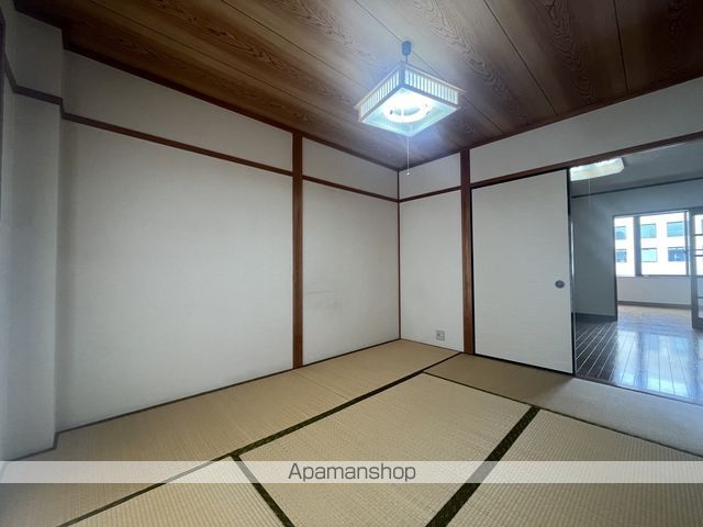 扇ビルの内装写真