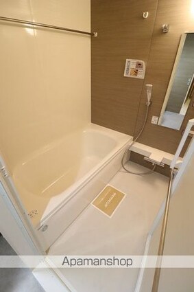 Ｓｈａｌｌｏｗ　Ｇａｒｄｅｎ　Ａ棟[2LDK/64.5m2]のバス