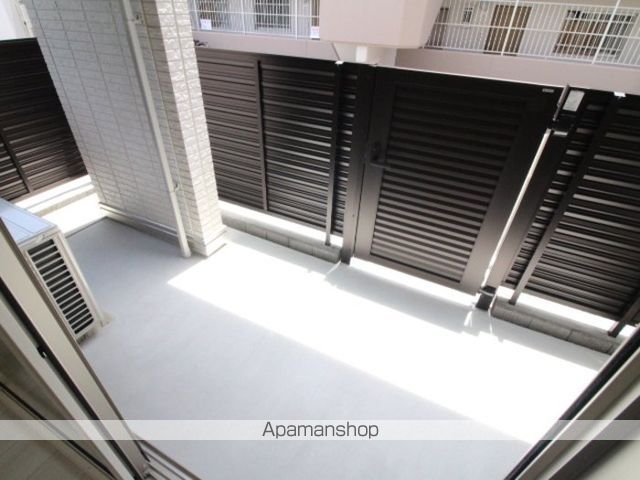 ラコルト板付の内装写真