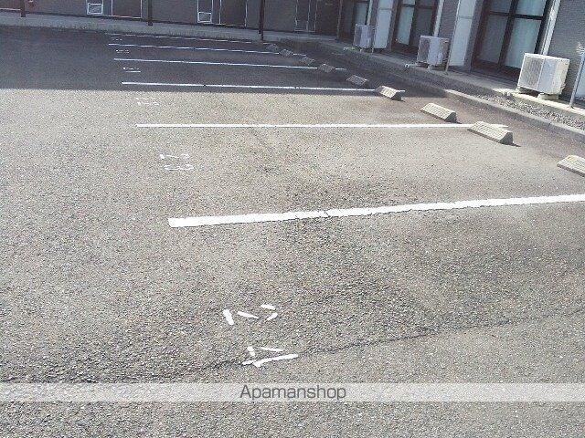 レオパレスサンタローザ[1K/23.18m2]の駐車場