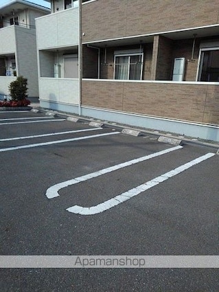 ルミエールⅢ[1R/30m2]の駐車場3