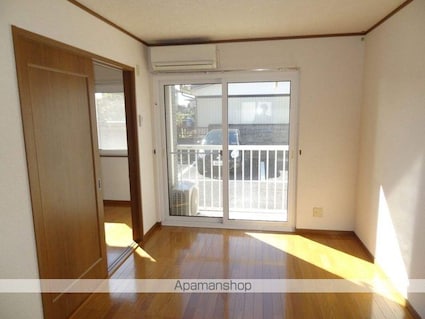 サンアイリス[2K/42.85m2]のリビング・居間1