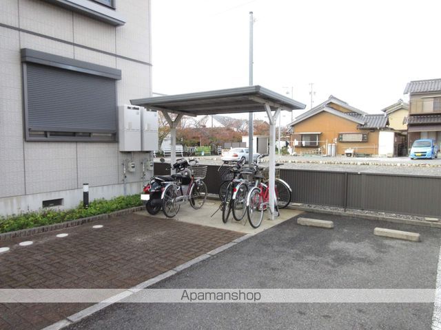 サミット C棟の外観写真