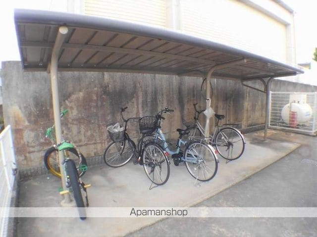 レオパレス四季の玄関写真