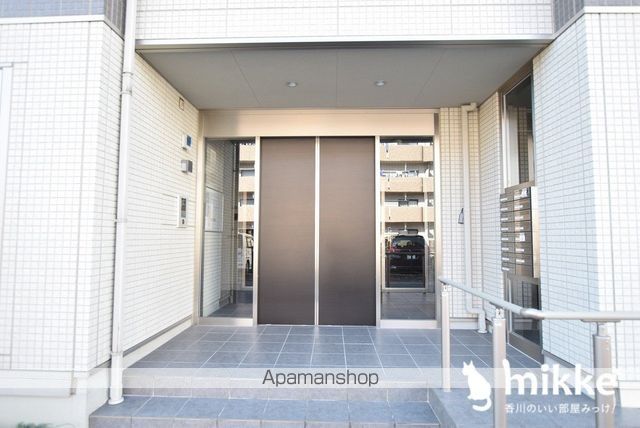 DーROOM RIAGEの玄関写真