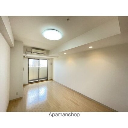 愛知県名古屋市東区出来町１丁目[1K/27.61m2]のリビング・居間