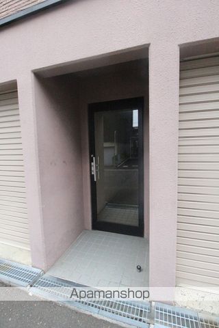 グロリア南郷の玄関写真