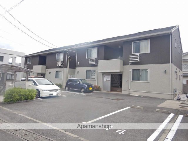 ホワイト バード II A棟の外観写真