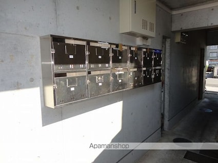 シャーマー上町[1R/20m2]のエントランス1
