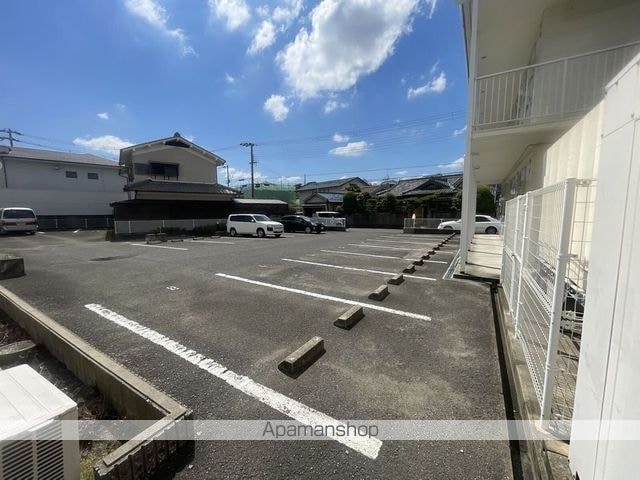 レオパレスフランボワーズ　Ｆ[1K/19.87m2]の駐車場1