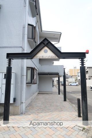 サンライズ極楽.の玄関写真