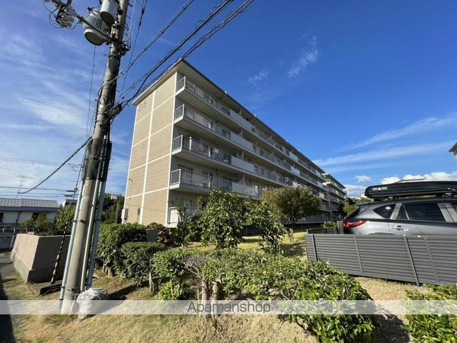男山第3住宅215棟の外観写真