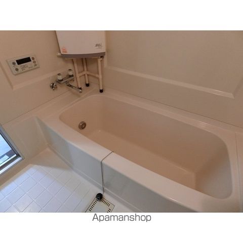 札幌市南区 3階建 築38年の内装写真