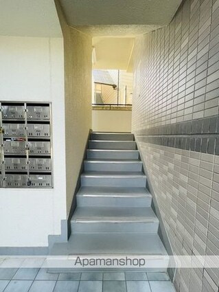 パレロワイヤル弦巻[1R/20.5m2]のエントランス