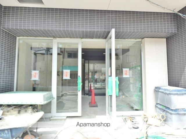 LIVE CASA城東中央の玄関写真