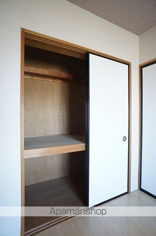 クラウディアIIの内装写真
