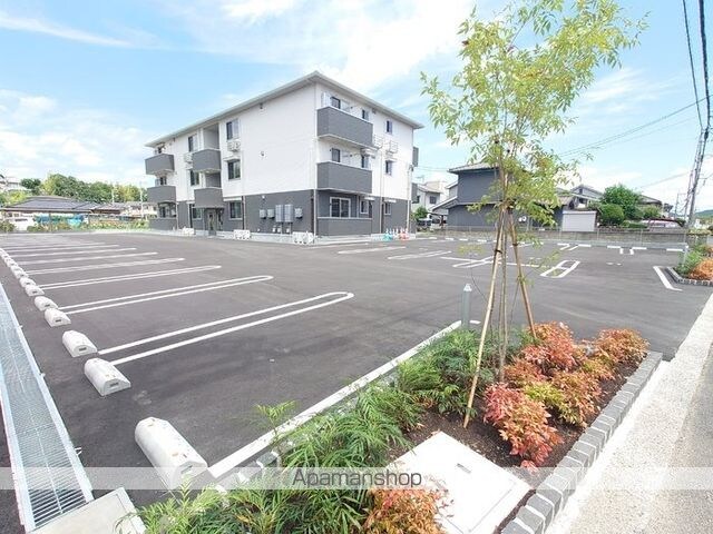 ホームバリー湯野[2LDK/57.78m2]の駐車場2
