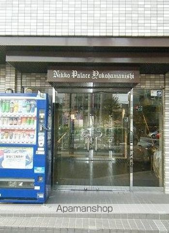 日興パレス横浜西の玄関写真