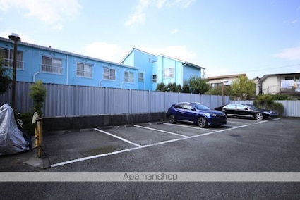 ロシエール[1K/22.5m2]の駐車場