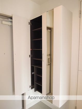 グロリア　Ｂ棟[1LDK/40.04m2]の玄関