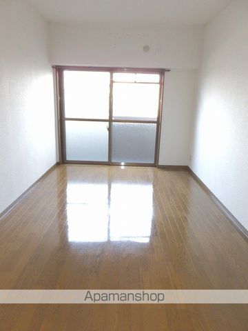 ロイヤルガーデンの内装写真