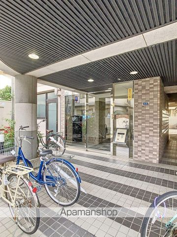 ジュネス医大東の玄関写真