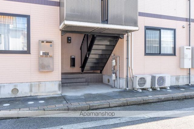 ラ・ベルフォンテーヌ Bの玄関写真