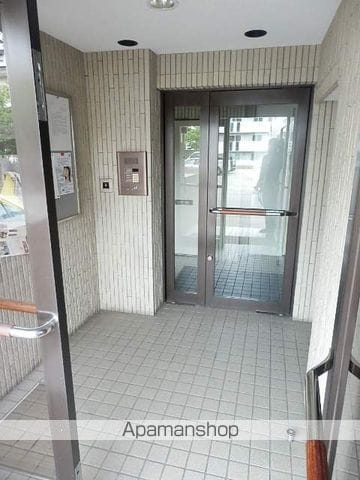 パレノール山鼻南18条の玄関写真