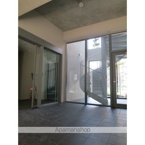 ラクレイス薬院の玄関写真