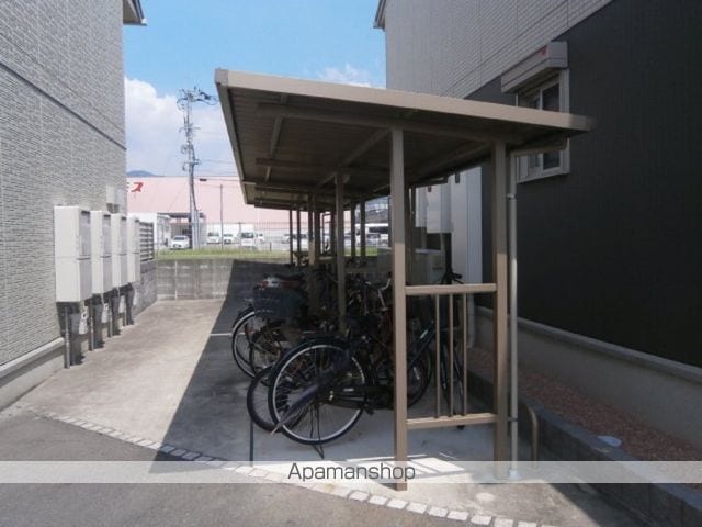 ヴィルヌーブ伍番街 A棟の内装写真