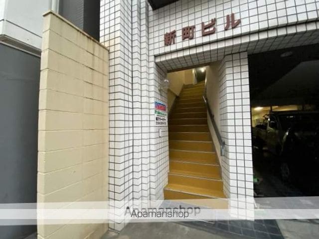 新町ビルの玄関写真