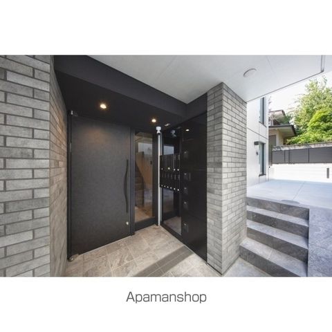 GRAN PASEO下北沢IIの玄関写真