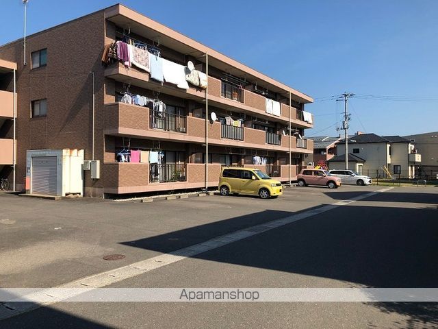 リバティー本内の外観写真