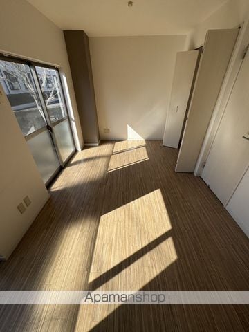 ダイナーズ鶴島の内装写真